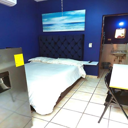 Habitacion 11 Independiente Con Mucha Privacidad ,Cerca Del Consulado , Cas , A 200 Mts Del Vado Del Rio Hermosillo Bagian luar foto